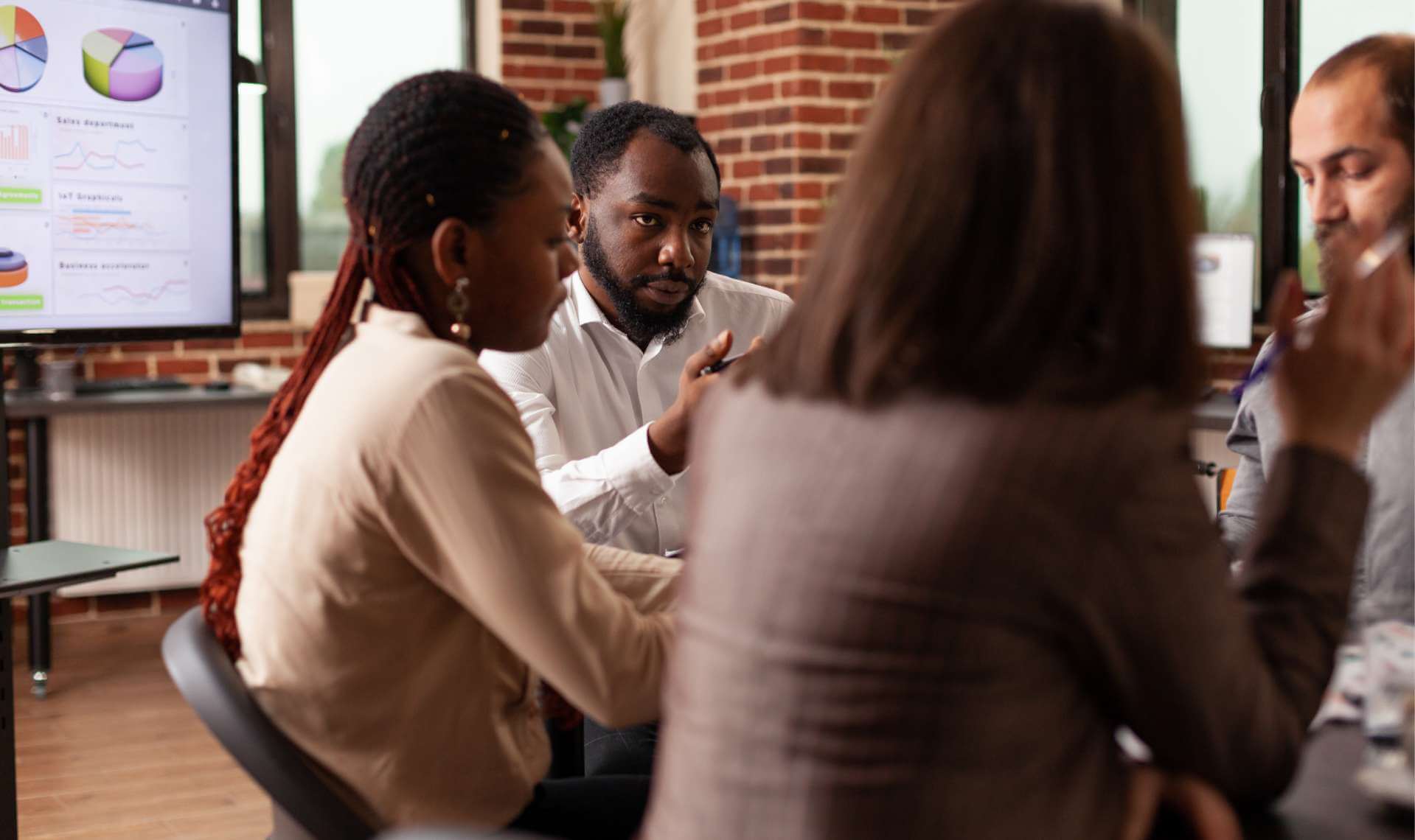 People talking on a meeting